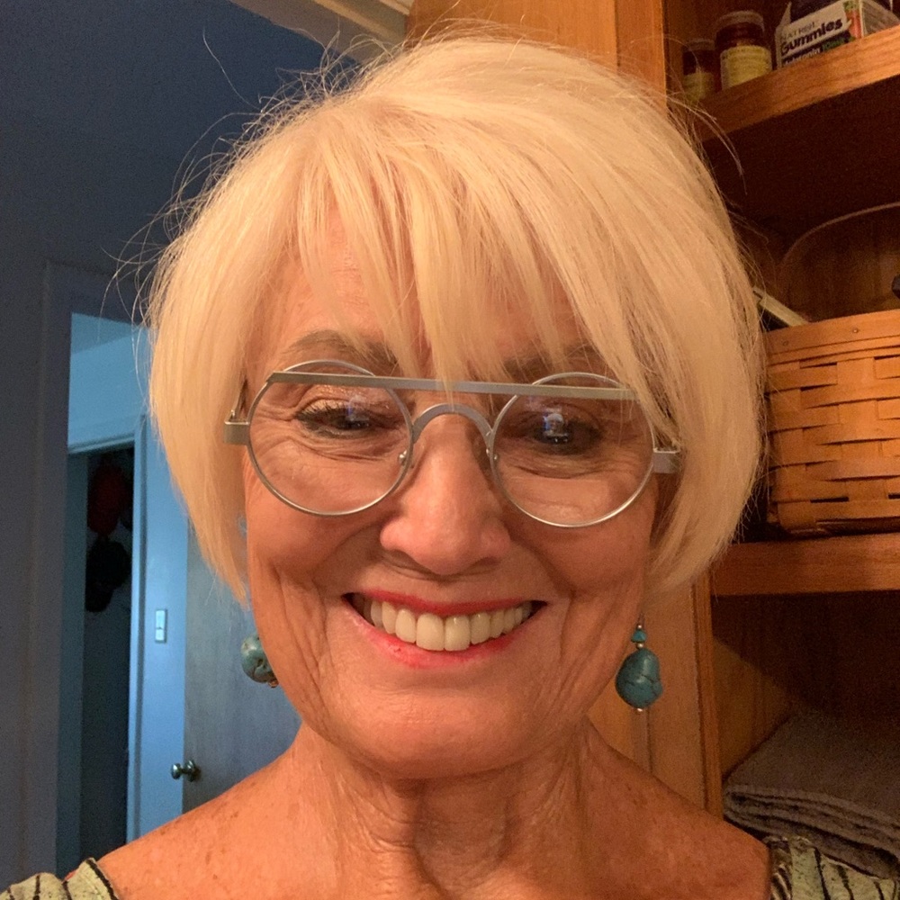 Meet your Posher, Dixie